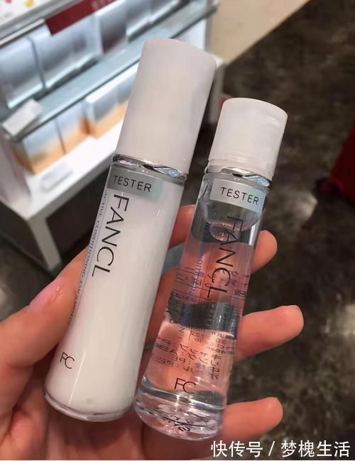 红血丝|不做烂脸女孩,5款适合敏感肌的护肤品,从水乳、喷雾到精华都有