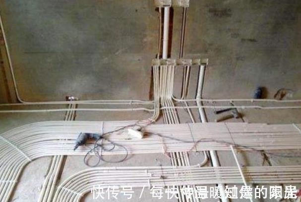 工人|水电装修别让工人开槽了,学一学这种做法,省钱还耐用