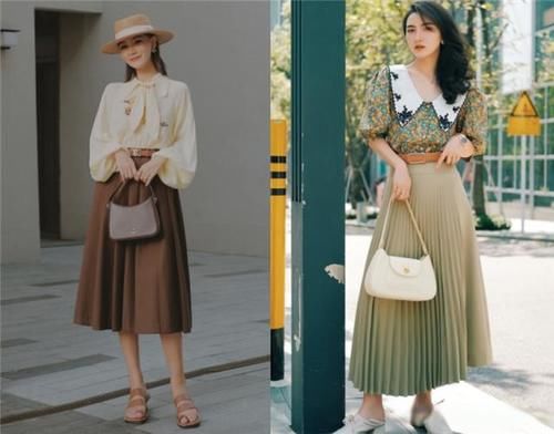 裸跟靴 A字裙过时了，初秋流行百褶裙，配上这款裸跟靴，时髦显瘦又显高
