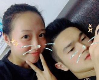 举重|奥运冠军石智勇大胆示爱, 赛后喊话要回家娶女友, 两人合照很甜蜜