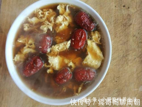 炖锅|女人不想变成黄脸婆,把红枣和它一起煮着吃,养血安神、滋润肌肤