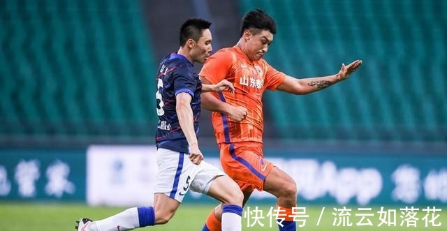 足协|23岁小将留洋不靠关系!欧洲球队来中超挖人,陈戌源李铁羞愧吗