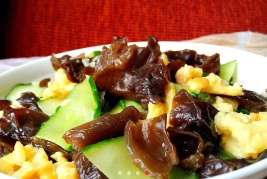 黄瓜别再凉拌了,试试新做法,加两个蛋,美味营养,减肥瘦身!