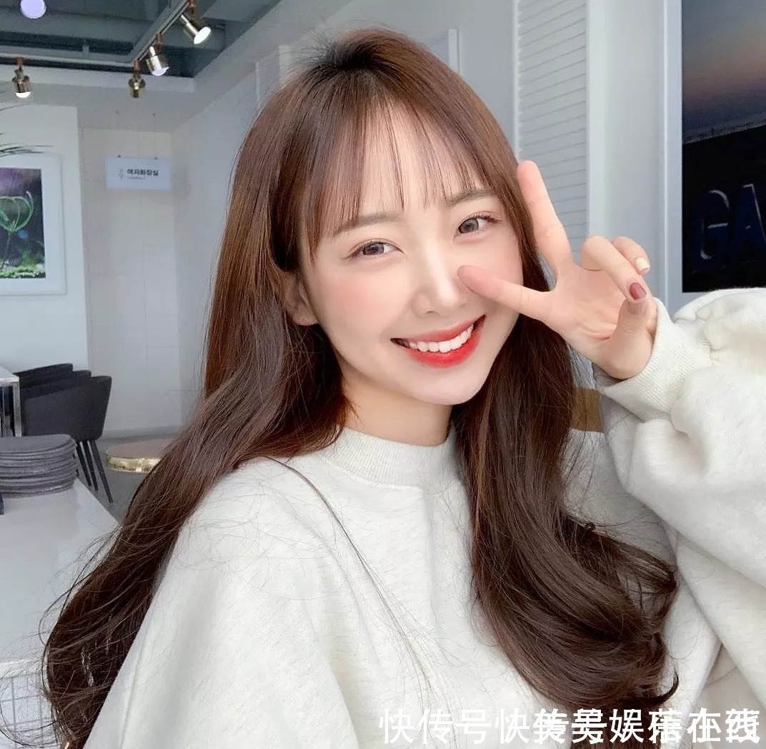 圆脸 秋季发型别乱剪!这几款高颜值刘海了解一下,谁试谁好看!