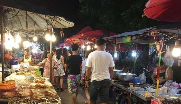  大叔|胖大叔卖“奢侈小吃”，50元一个，不准食客挑，食客却排着长队买