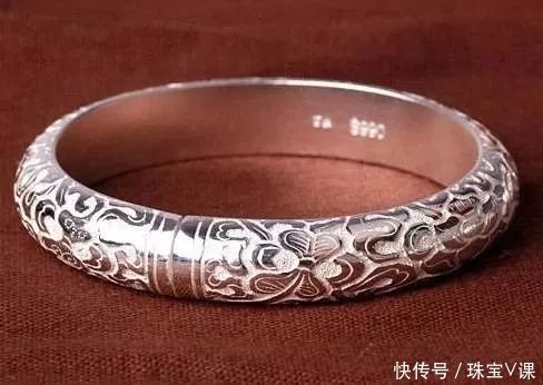 说女人戴了硬银会出事?今天告诉你真相
