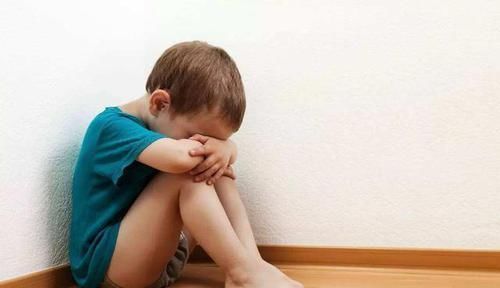 画笔|孩子的画笔下,若是出现这三种画,父母需警惕孩子或已受伤害