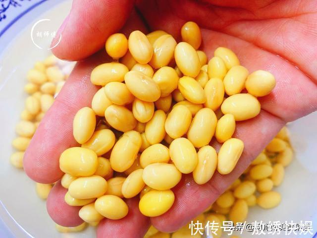 外行|打豆浆时，泡好的黄豆直接磨是外行！多加1步，豆浆又香又浓又滑