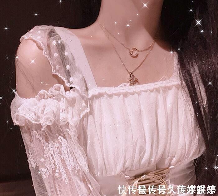 女孩子肩上若有这“3记号”，恭喜丫头，你拥有天生的“美人肩”