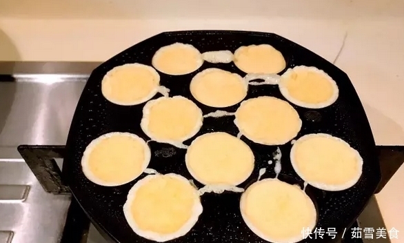 吃多了山珍海味,来尝尝大叔做的章鱼小丸子,外酥里嫩,家人喜欢