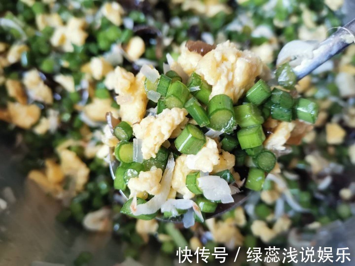 虾皮|夏天吃饺子，就馋此馅！比韭菜鲜，比芹菜香，5块钱能做一大盘