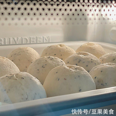 小餐包这样做，解馋堪比红烧肉