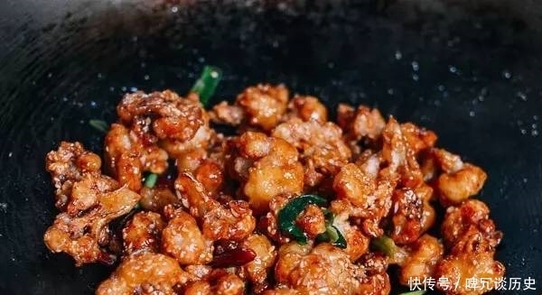 花菜别再干炒着吃了,这样做全家抢着吃!