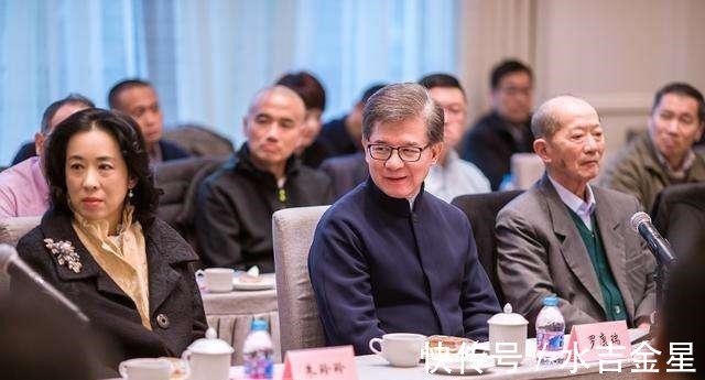 地皮|他花170亿在武汉买地,手里100多亿现金,还有500亿物业资产