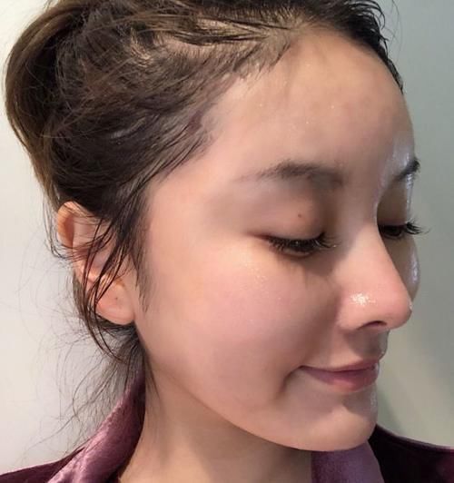 毛孔|用水打湿脸,就用洗面奶?进入“洗脸雷区”,难怪毛孔粗大