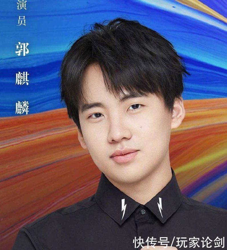 明星 蔡徐坤缺席《奔跑吧》录制,看到“替补”的明星,这阵容太强大