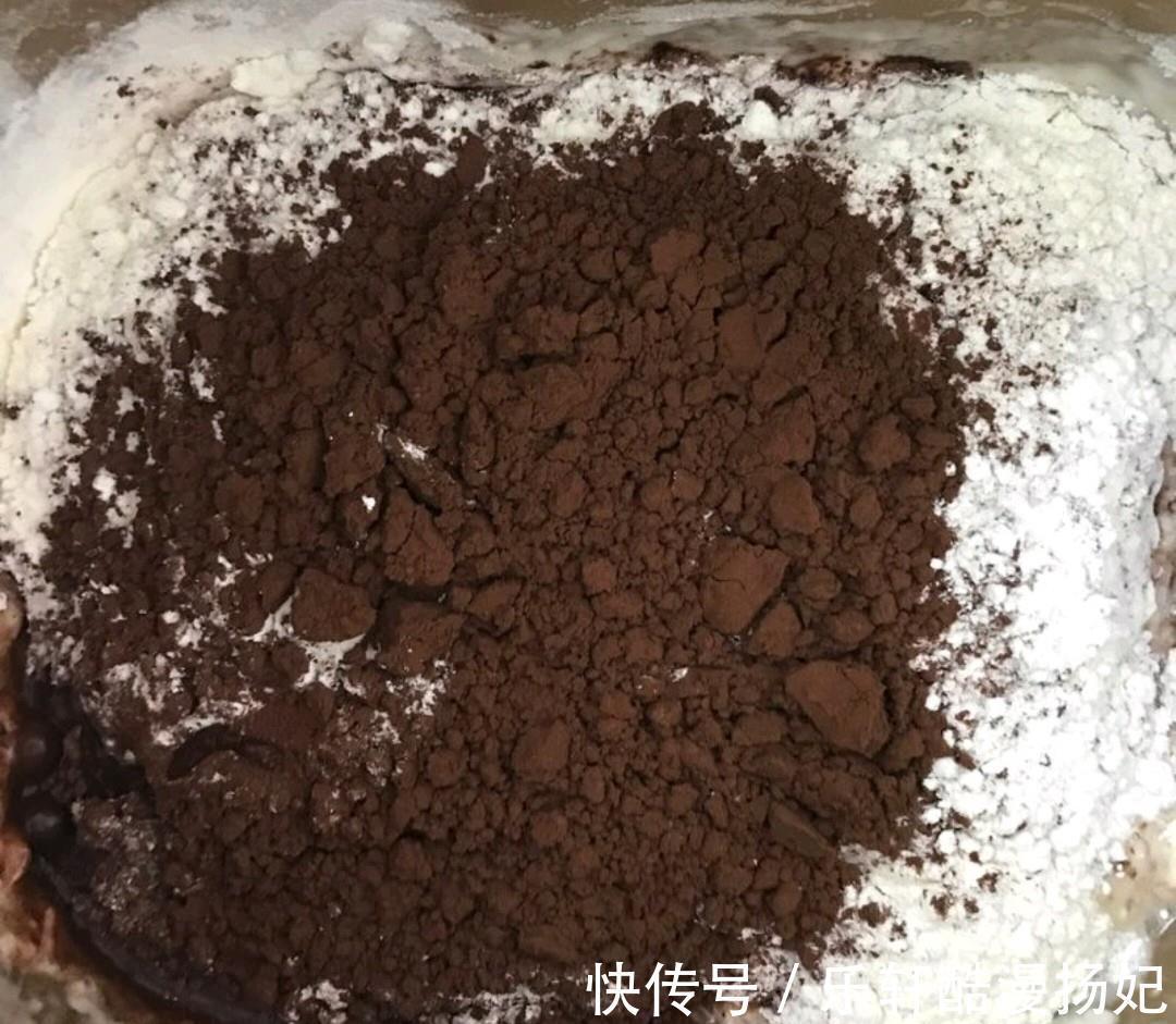 高筋面粉|奈雪家的嘟嘟包，也可以在家制作了！可可麻薯软欧包！