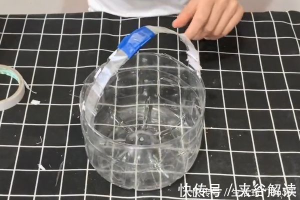 空油桶真是个“宝”,把毛线缠在空油桶上,全家人都要抢着用!