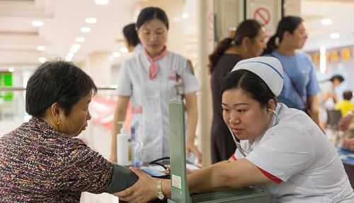 剧烈运动|一天中,什么时候测血压比较好?不注意这3点,测了等于白测