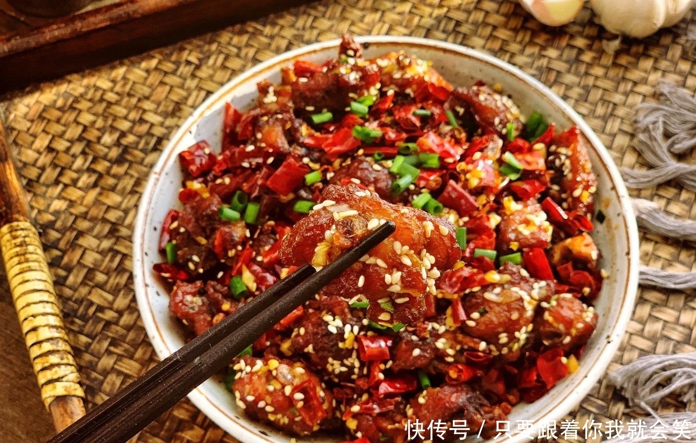 在家简单做辣子鸡，不用在辣椒面找鸡肉了，想吃多少吃多少