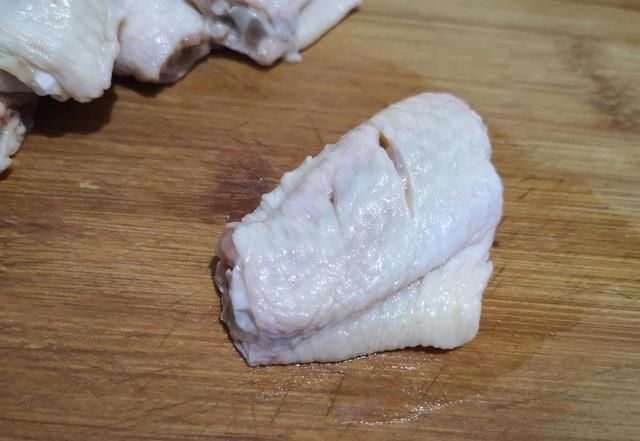 适量|鸡翅这样做,简单几步,香而不腻,每做一次孩子都能吃精光