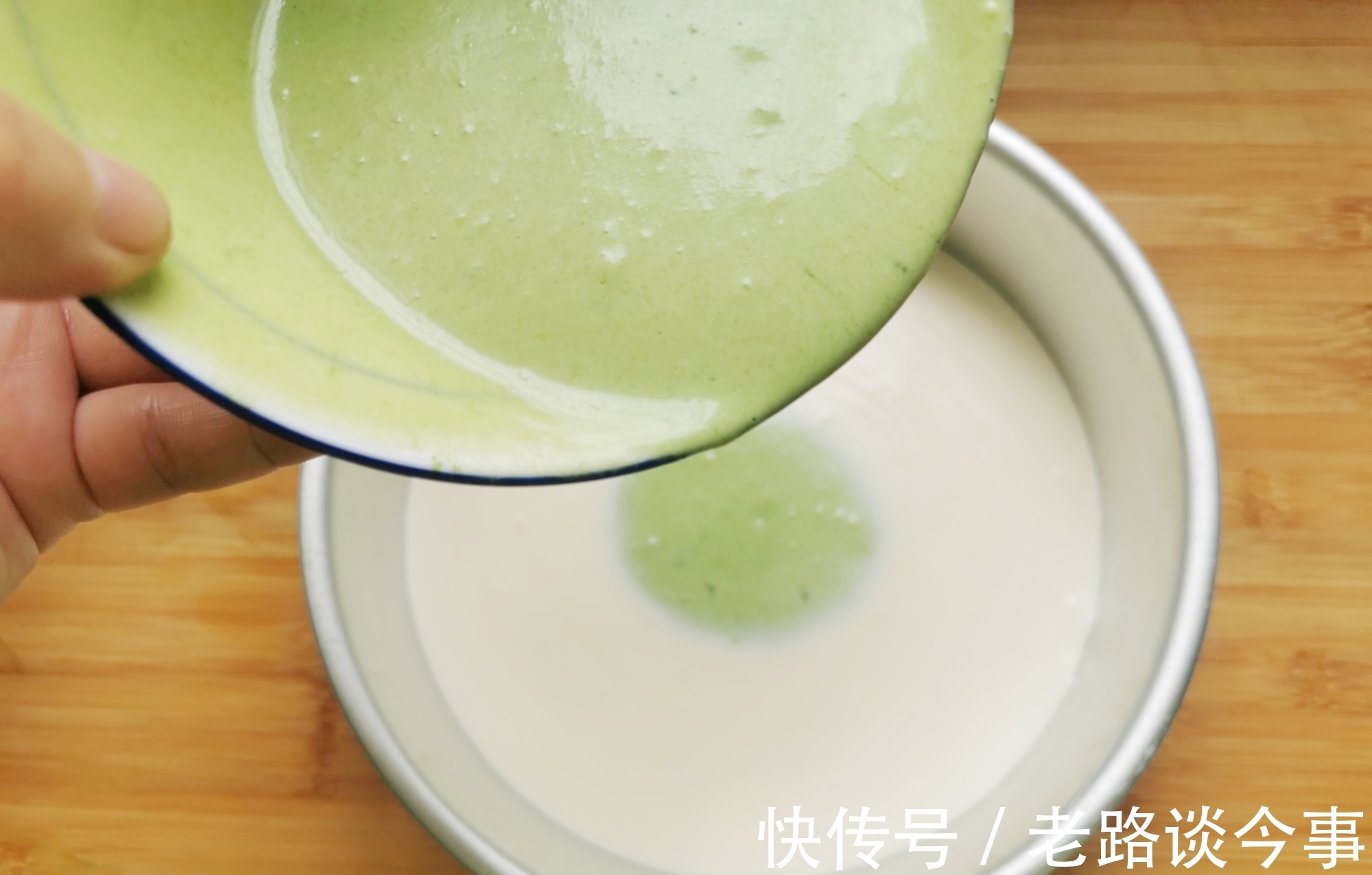 慕斯糊|不用烤箱,不用面粉,教你做慕斯蛋糕,细腻丝滑,入口即化