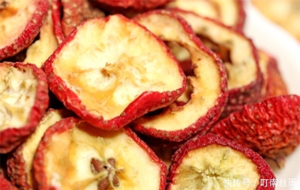 山楂“开胃消食”,鲜山楂和山楂干哪个营养高呢?很多人都不了解