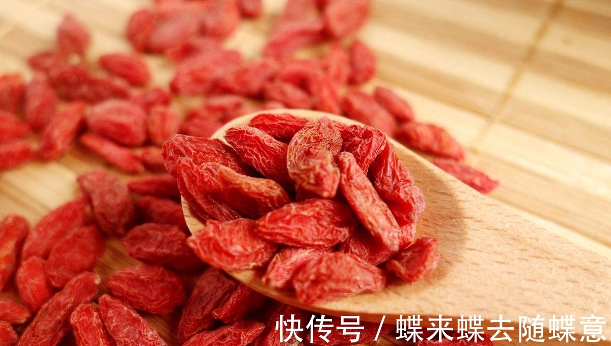 女性|枸杞和此物一起吃,气血足了,睡眠好了,女性不想一脸皱纹可试试