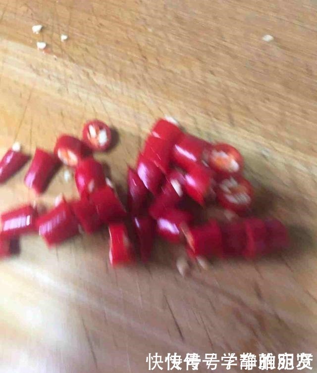 菜市场|鸡身上“最有价值”的部位,肉贩子留着自己吃,一个鸡就一个