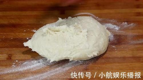 面皮|比纸还薄的春饼怎么做，现在就教你，烙饼不放一滴油，特别好吃