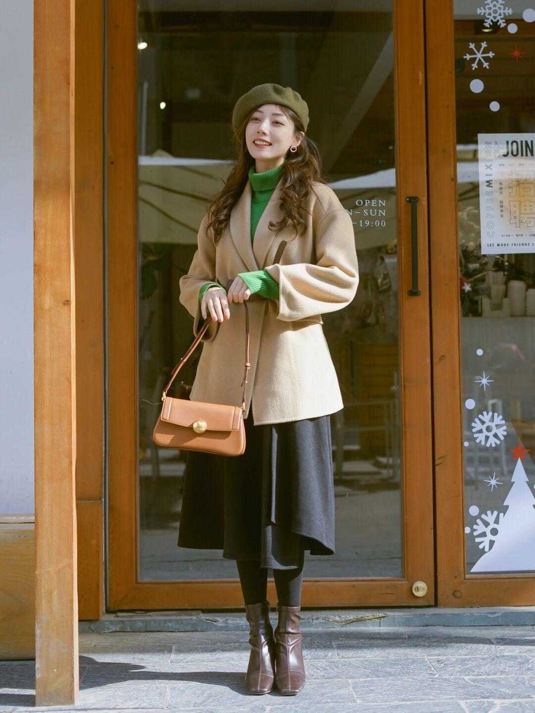 搭配|别再用九分裤搭短靴了!今年最流行的是半身裙+及踝靴,谁穿谁美