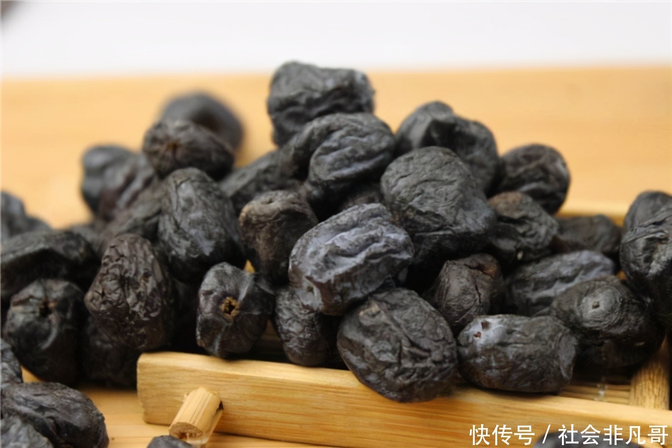 肝不好,人易老,3种食物,养肝护肝,肝脏舒服,人显年轻,好吃