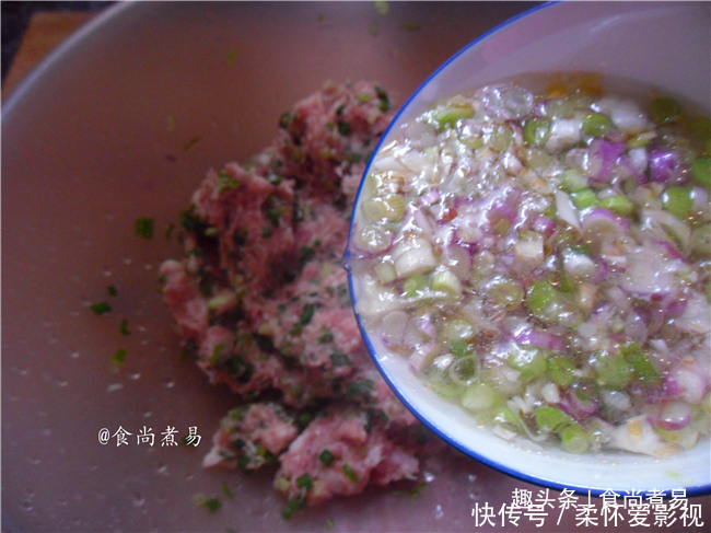 方法|小笼包这样调馅,关键两步要记牢,口感鲜香多汁,方法很百搭