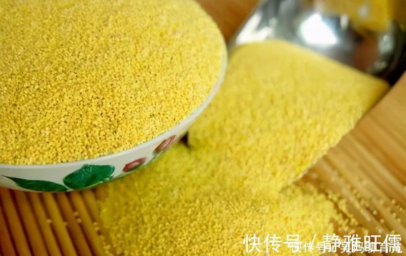 西葫芦|小米别煮粥了!无蛋无面粉,一口吃进6种营养,宝宝爱吃更聪明