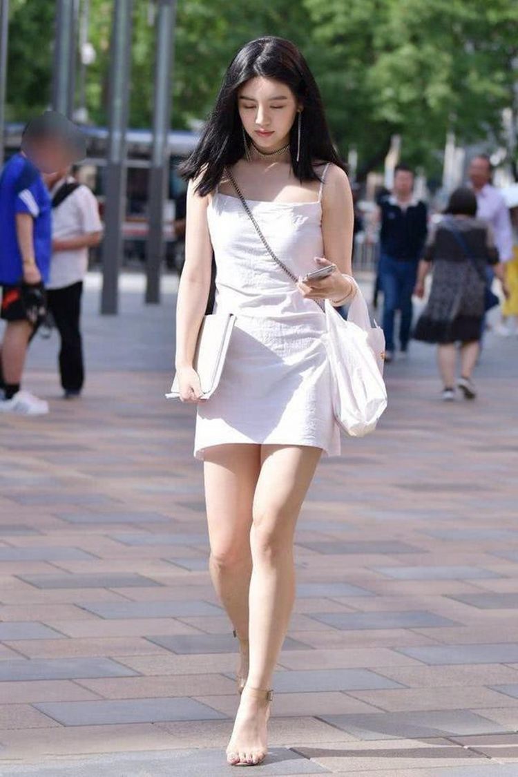 泡泡袖|街拍：美女显高显瘦的牛仔裤