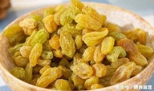 中年|葡萄干和此物泡,女性常喝,氣血足了,失眠好了,皮膚也越來越好