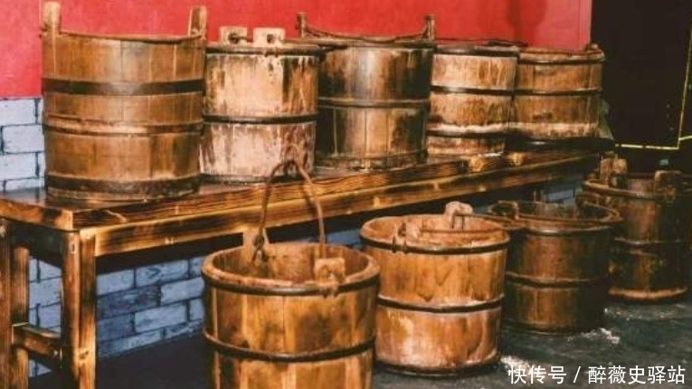 先秦|古代妃子是怎么上厕所的?先秦的最变态,明清的最讲究