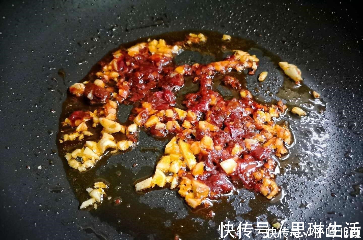 孩子|韭菜和它是天生一对，简单一炒，鲜美可口又滑爽，上桌孩子盯着抢