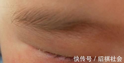 宝妈|新生儿视力孱弱很怕光,四种常见光源威力很大,妈妈却毫不知情