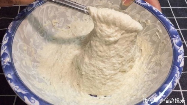 天冷爱吃这早餐,不揉面,比馒头更简单,比面包更软,松软咸香!