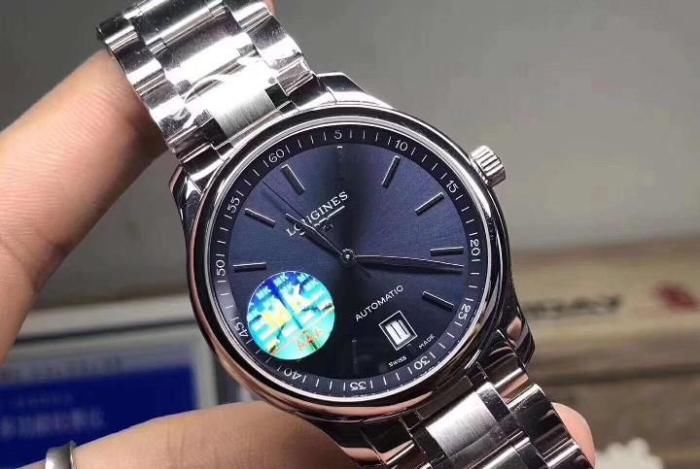 八年从业者告诉你“ 朋友圈”里的复刻表到底能不能买？