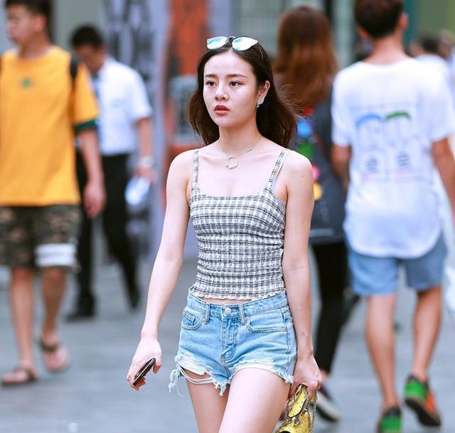 抹胸|小姐姐抹胸裙装搭配衬衫外套，时髦性感，妖娆迷人