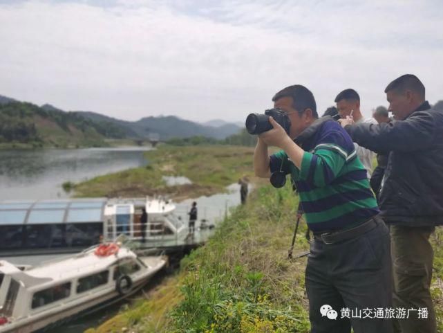 月潭湖旅游区首批两艘定制游船顺利试水，开园运营迈出重要一步