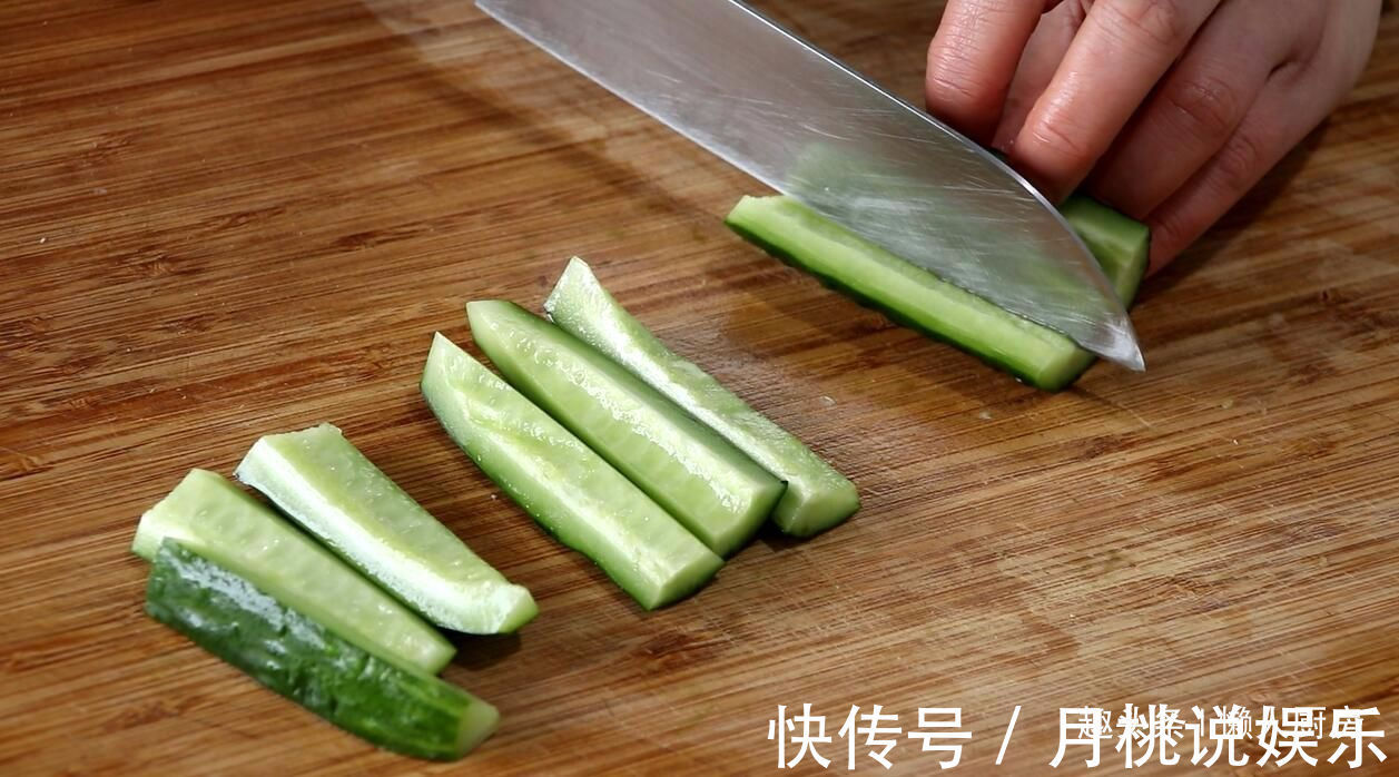 教你黄瓜最好吃的做法，脆嫩爽口，开胃解油腻，比大鱼大肉都好吃