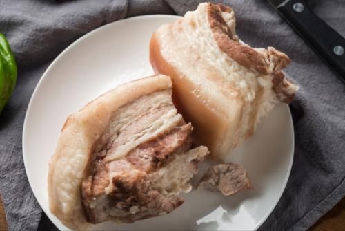 甜面酱|做回锅肉，总是又柴又硬，大厨教你2个窍门，鲜香软嫩不油腻