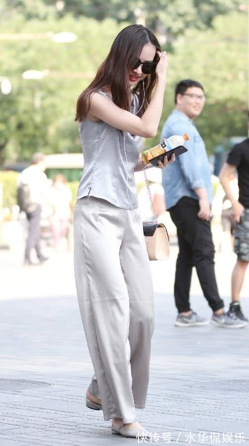 小背心 短裤已遭到年轻人嫌弃,如今火的是“奶茶裤”,好穿又显瘦,安排