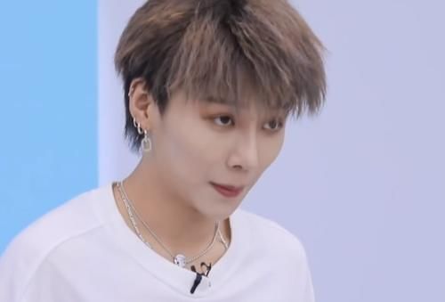 节目 刘雨昕因在节目中哄虞书欣登热搜知名作家你俩是闲出屁来了吗