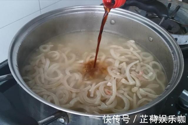 晶莹剔透|水晶猪皮冻应该怎么做？想要晶莹剔透，除了加一步就是放点它