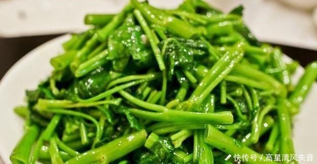 炒青菜怎么做才不发黑教你正确做法,翠绿又脆嫩,3窍门要牢记