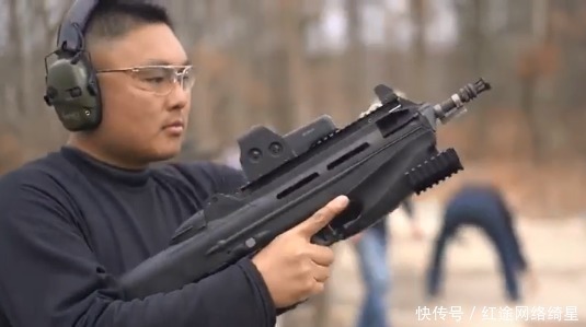 m16a4|论突击步枪的全自动模式是否合理？和三连发步枪相比有什么优点？